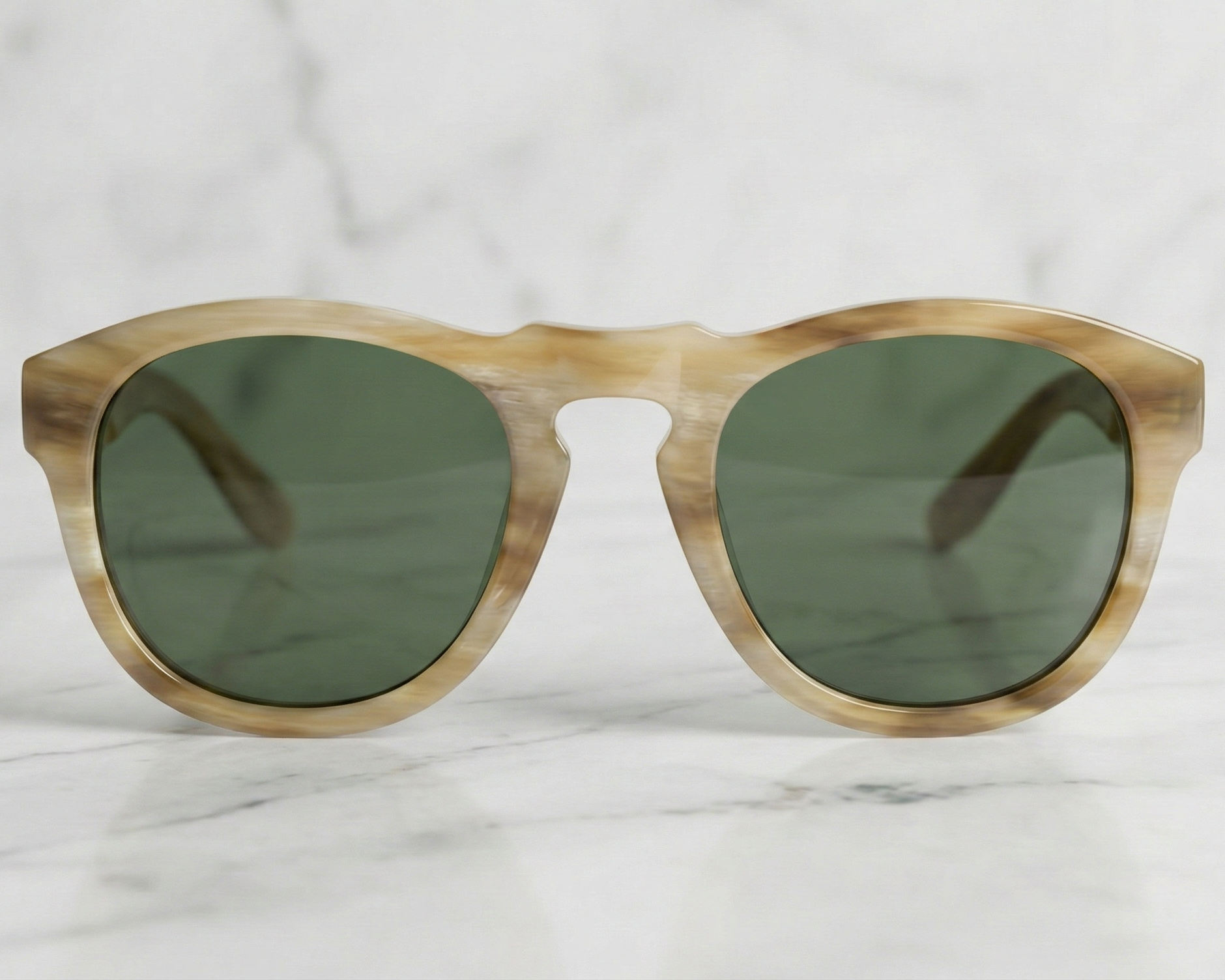 Frame 869 | Horn Mixed Light | G15 Lens